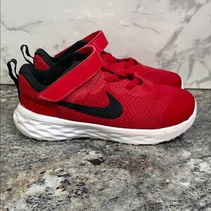 REVOLUTION 6 PS 'UNIVERSITY RED Size 9.5
